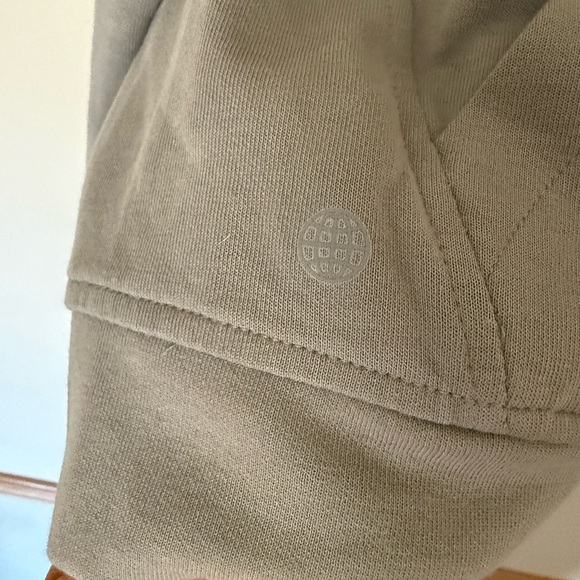 Adidas Women's Go-to Golf Silver Pebble Sweatshirt - Picture 6 of 10